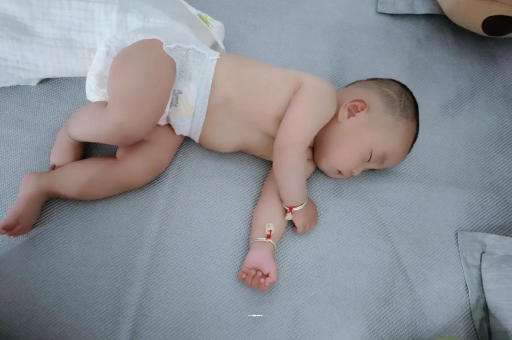 随县孕妇显怀早的原因